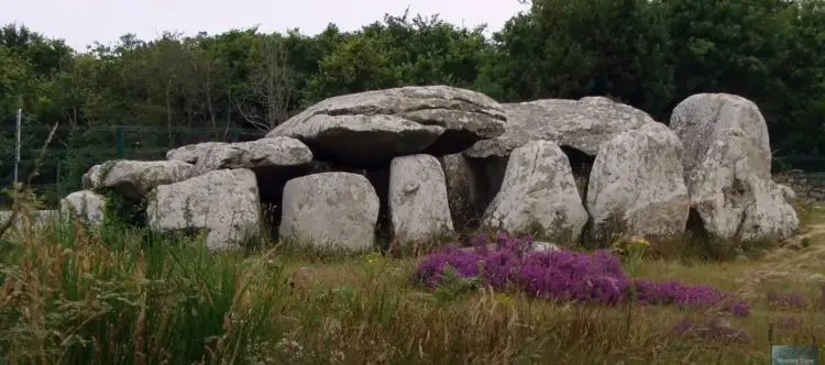 Hunter-Gatherers in Great Britain between 10,000 and 4,000 BC